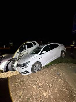 Mardin'de iki otomobil çarpıştı: 6 yaralı