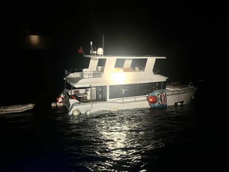 Su alıp batma tehlikesi geçiren teknedeki 2 kişi kurtarıldı