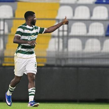 Bursaspor liderlik koltuğuna oturdu; Iheanacho rekorları altüst etti