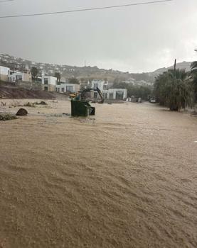 Bodrum'da sağanak; yollar göle döndü, iş yerlerini su bastı