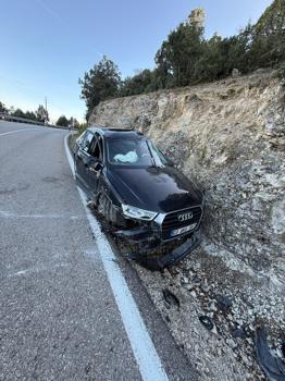 Şarampole savrulan otomobilin sürücüsü yaralandı