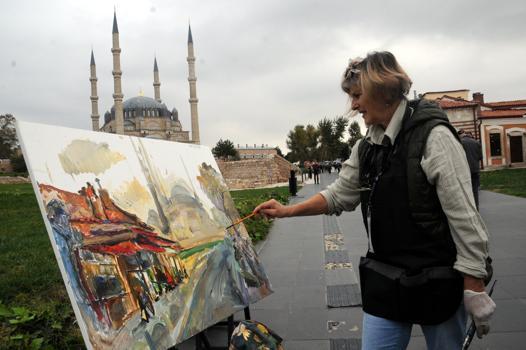 Balkan ülkelerinden 24 ressam, Selimiye Camisi’ni tuvallerine taşıdı