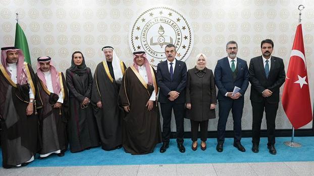 Bakan Tekin, Suudi mevkidaşı ile bir araya geldi