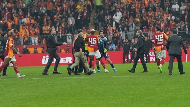 Derbi sonrası saha karıştı, Abdülkerim Bardakcı ile Archie Brown birbirine girdi