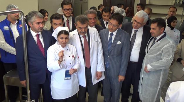 Bakan Tekin, Erzurum’da gastronomi lisesinin açılışına katıldı