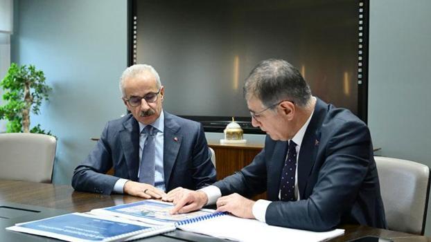 Bakan Uraloğlu, İzmir Büyükşehir Belediye Başkanı Tugay ile görüştü