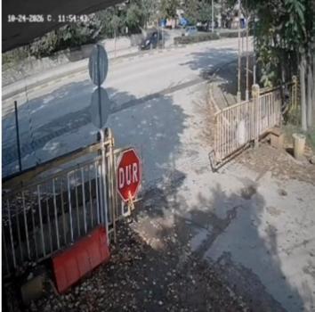 Yaya geçidinde otomobilin çarptığı elektrikli bisikletin sürücüsü öldü