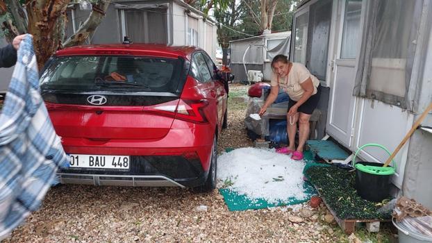Mersin'de dolu yağdı