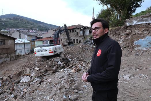Tokat'ta kentsel dönüşümde 21 ev yıkıldı