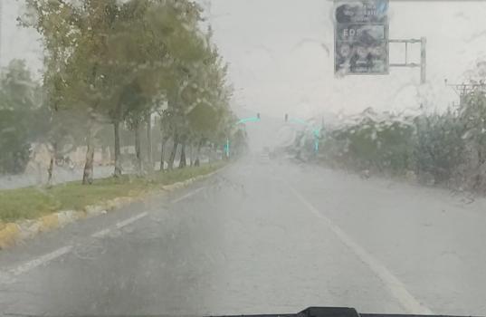 Mardin'de sağanak; ev ve iş yerlerini su bastı