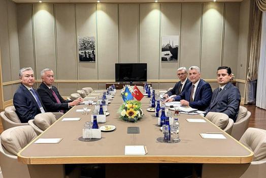 Bakan Bolat, Kazakistan Başbakan Yardımcısı Jumangarin ile görüştü