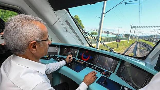 Bakan Uraloğlu: Marmaray 13 yılda 1,6 milyar yolcu taşıdı