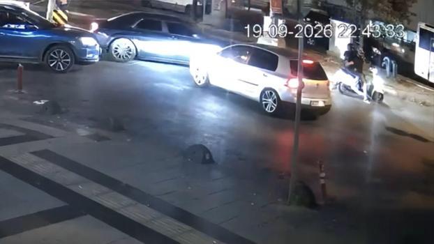 Kağıthane’de motosiklet sürücüsünü tehdit edip saldırdılar; yeni görüntüleri ortaya çıktı