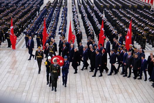 Devlet erkanı Anıtkabir'i ziyaret etti