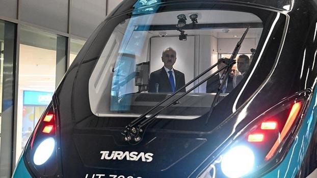 Bakan Uraloğlu, Milli Hızlı Tren'i test etti