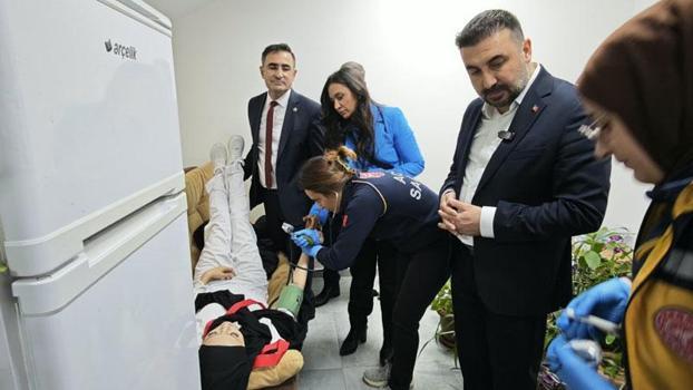 Törende fenalaşan öğrenciye doktor olan milletvekili ile il başkanı müdahale etti