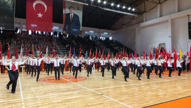 İnegöl’de 103 öğretmenden Cumhuriyetin 103’üncü yılına özel gösteri