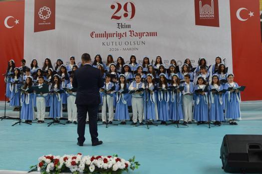 Mardin'de Cumhuriyet coşkusu; çocuk korosundan 4 dilde 'Yar Sabiha' türküsü