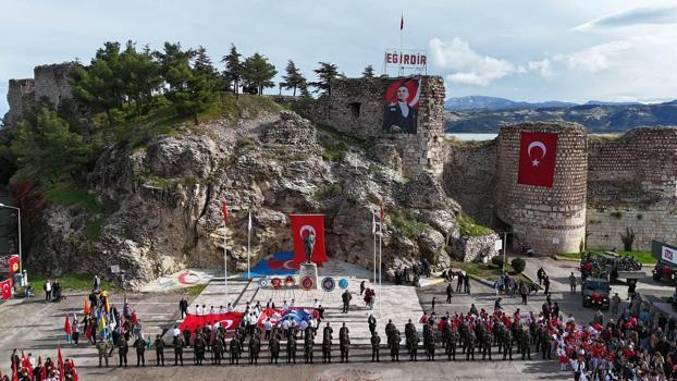Eğirdir'de Cumhuriyet tören ve etkinliklerle kutlandı