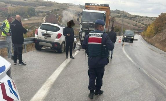 Ankara'da otomobil ile hafriyat kamyonu çarpıştı: 1 ölü