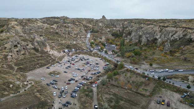 Kapadokya'da peribacasından kopan kayalar düştü; 2 ölü, 5 yaralı (3)