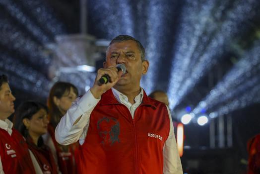 Özgür Özel: Cumhuriyet, kimsesizlerin kimsesidir
