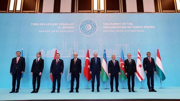 Türk Devletleri Teşkilatı Zirvesi'nde liderler aile fotoğrafında buluştu