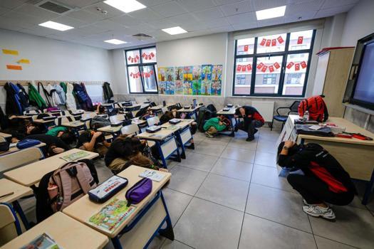 Büyükşehir’den öğrencilere deprem çantası ve afet eğitimi