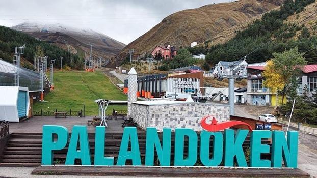 Palandöken Dağı’nın zirvesi karla kaplandı