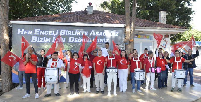 Özel bireylerden Cumhuriyet coşkusu
