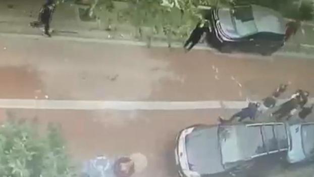 Avcılar’da bıçaklı kavganın ardından cipin çarptığı 3 kişi yaralandı; 5 tutuklama