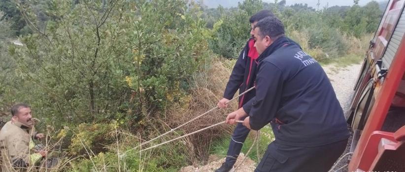 Hatay’da kayalıklardan düşen kişi kurtarıldı