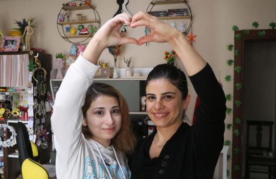 Doktorların 'sabaha çıkmaz' dediği Tuğba, resim ile hayatı tutunup lösemiyi yendi