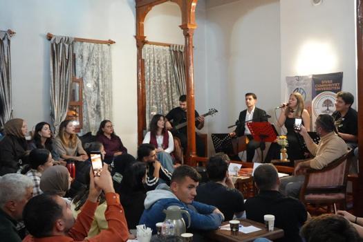 Kent sohbetlerinde 'Beş şarkı bir şehir' dinletisi