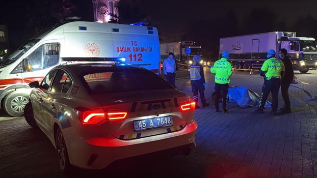 Manisa’da TIR'la çarpışan motosikletin sürücüsü öldü