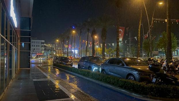 Marmaris’te sağanak etkili oldu