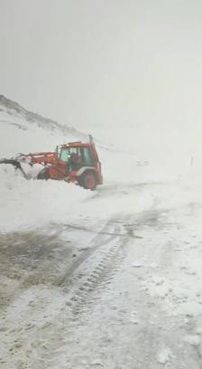 Sarıveliler- Alanya yolu kar ve tipi nedeniyle ulaşıma kapandı