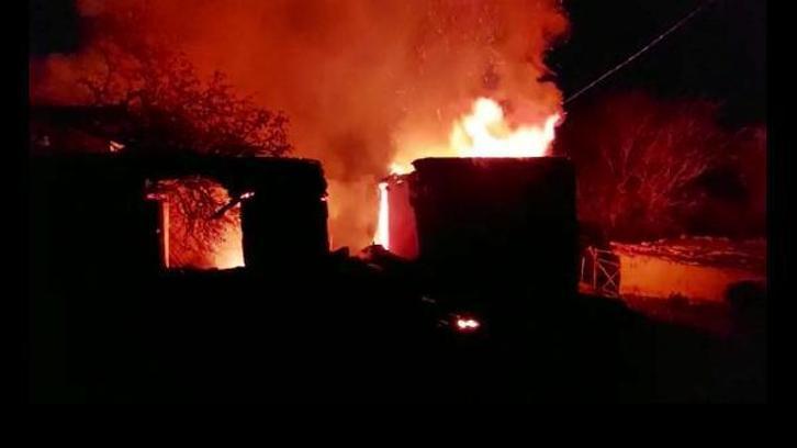 Tunceli'de yangın: Ev ve depo kullanılmaz hale geldi