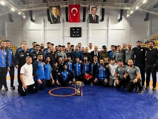 Serbest güreşte Türkiye şampiyonu ASKİ Spor Kulübü oldu