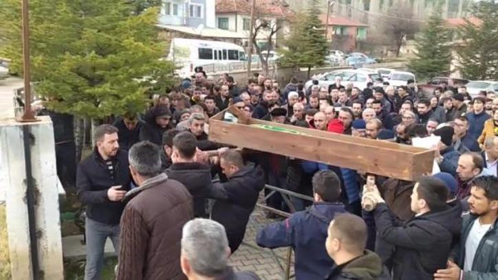 Domuza çarpan otomobildeki Ahmet Faruk, 18 gün sonra öldü