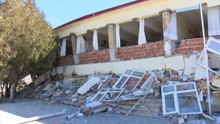 Malatya'da güçlendirme yapılan okullar yıkıldı