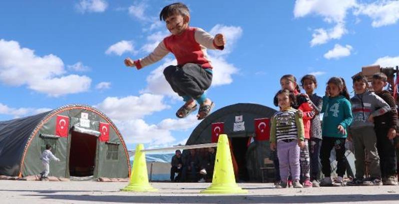 Malatya'da depremzede çocuklar, oyun parkurunda eğlendi
