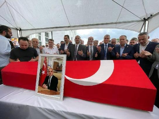 Erenler Belediye Başkanı Fevzi Kılıç, son yolculuğuna uğurlandı