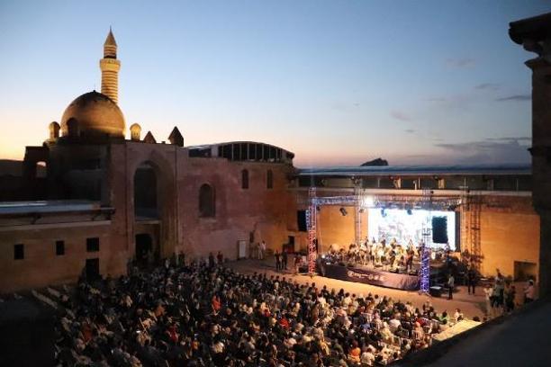 İshak Paşa Sarayı’nda 'Senforock' konseri