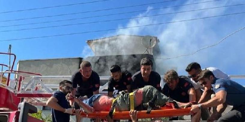 Yalova'da 4 katlı binada çıkan yangında alevlerin arasında kalarak yaralandı