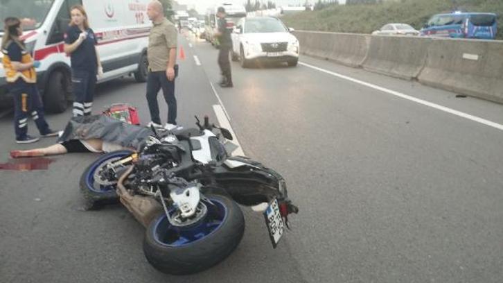 Yalova'da servis midibüsüne çarpan motosikletli öldü