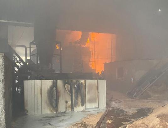 Sakarya’da tekstil fabrikasında çıkan yangın, söndürüldü