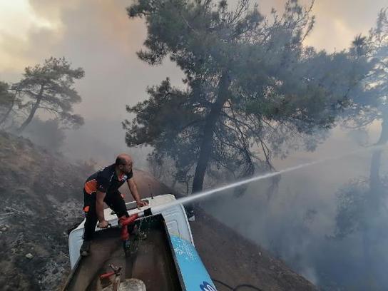 Tuzla Belediyesi'nden Çanakkale’de yangın söndürme çalışmalarına destek