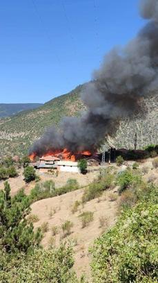 Kastamonu'da 8 ev ve 3 samanlık yandı