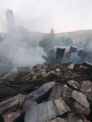 Sivas'ta ahır yangını